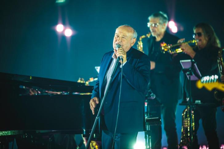 Michel Jonasz prend possession de la scène de « Basique, le concert »